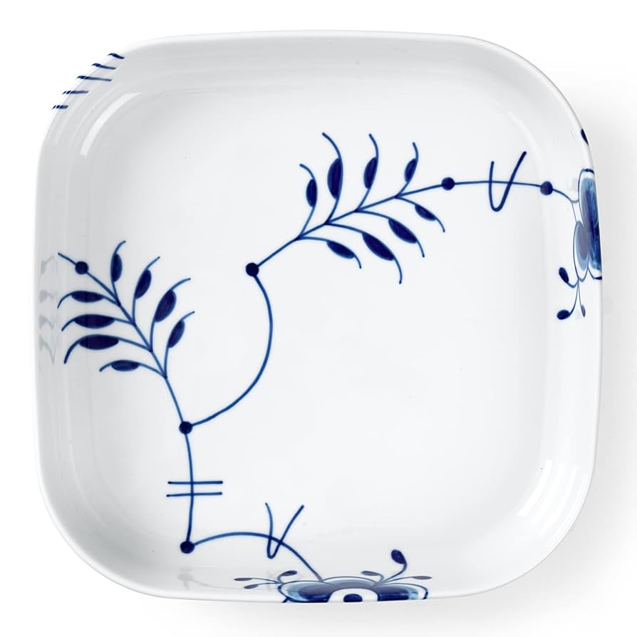 ブルーフルーテッド　メガ　オーブンウェアラウンド ブルーフルーテッド メガ オーブンウェア ラウンド | 商品詳細